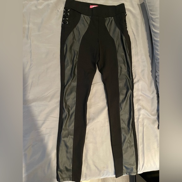 High Rise Leggins - Picture 2 of 3